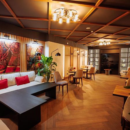 Aurum Garden Hotel Shymkent Esterno foto