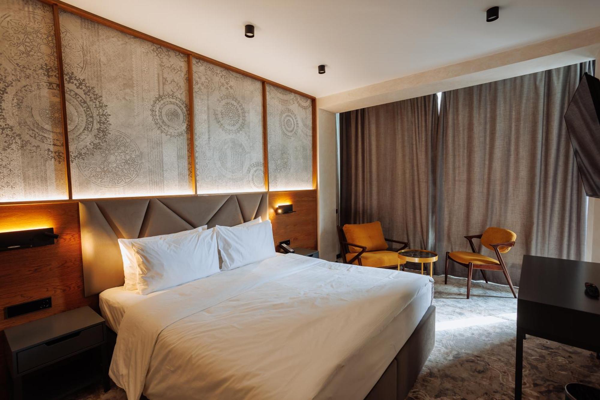 Aurum Garden Hotel Shymkent Esterno foto