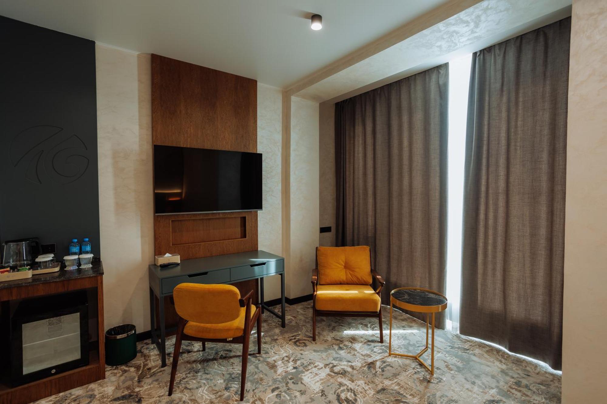 Aurum Garden Hotel Shymkent Esterno foto