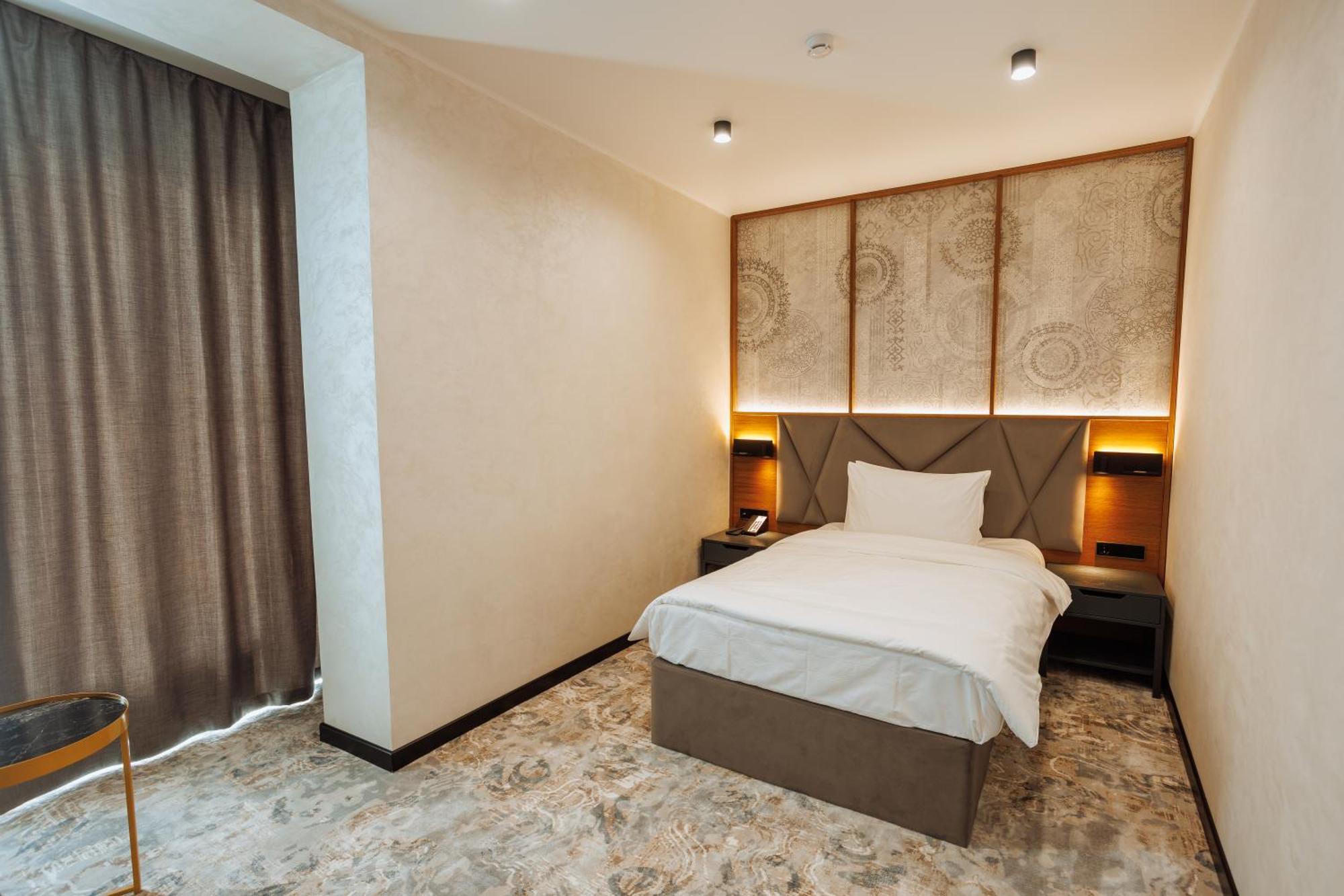 Aurum Garden Hotel Shymkent Esterno foto