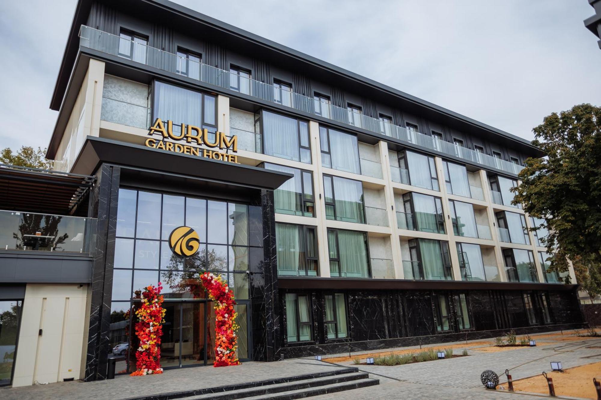 Aurum Garden Hotel Shymkent Esterno foto