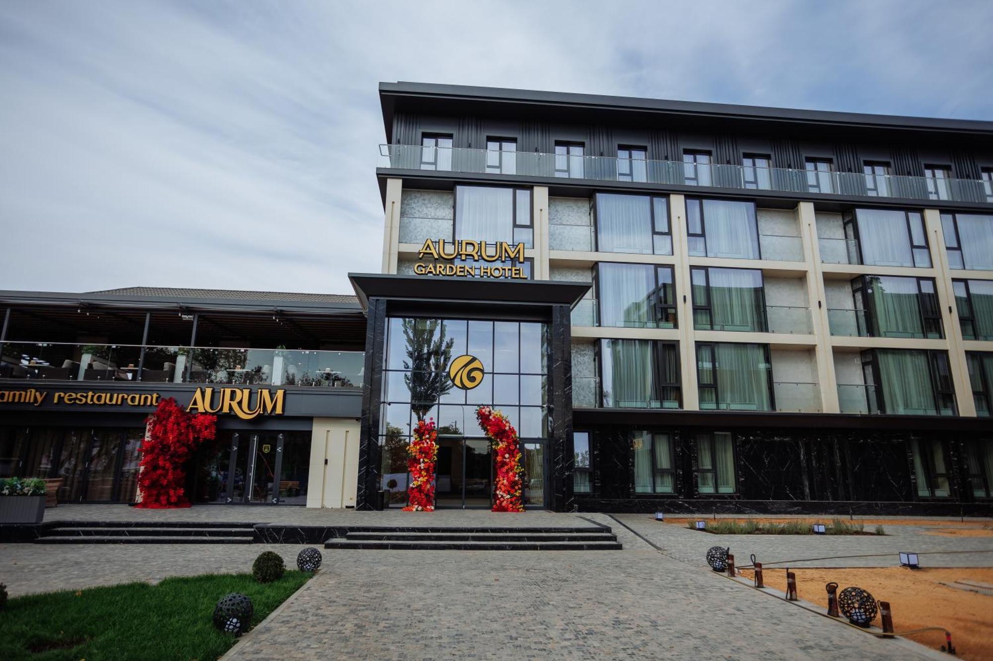 Aurum Garden Hotel Shymkent Esterno foto