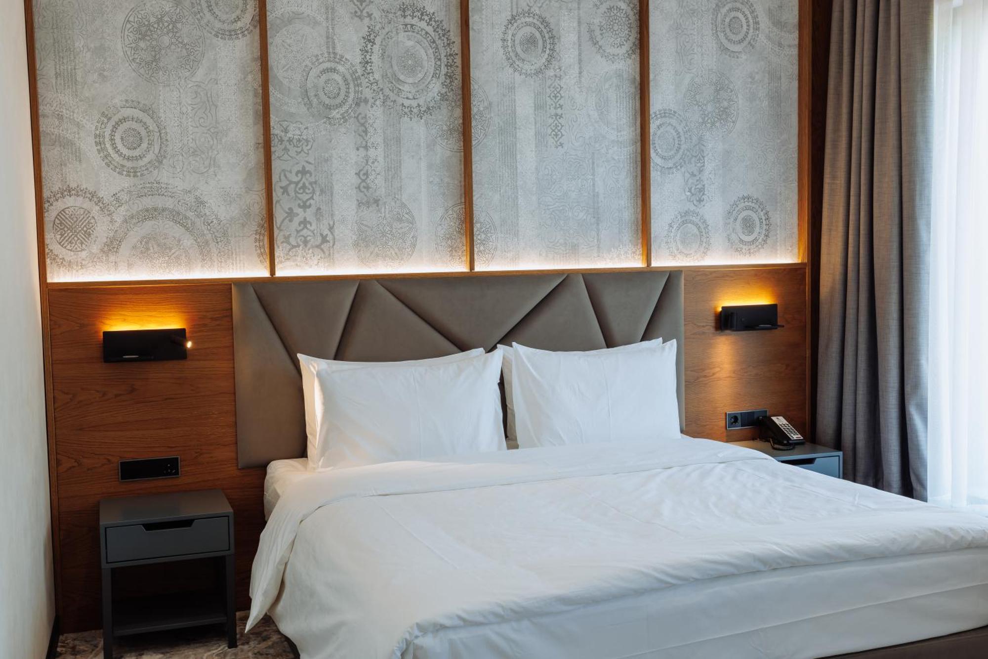 Aurum Garden Hotel Shymkent Esterno foto