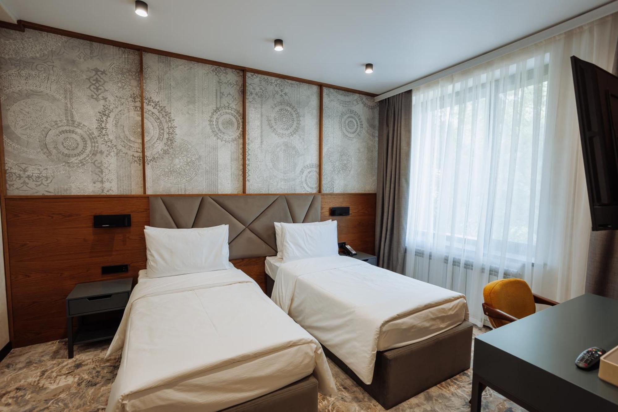 Aurum Garden Hotel Shymkent Esterno foto