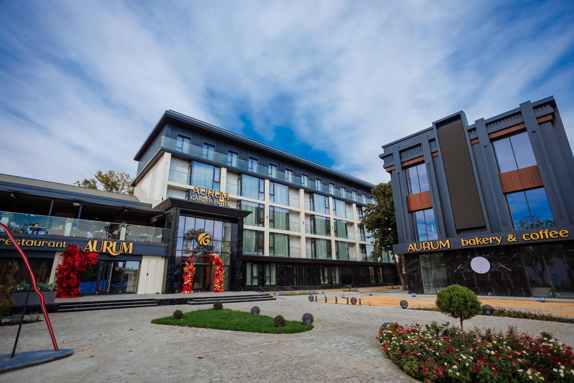 Aurum Garden Hotel Shymkent Esterno foto