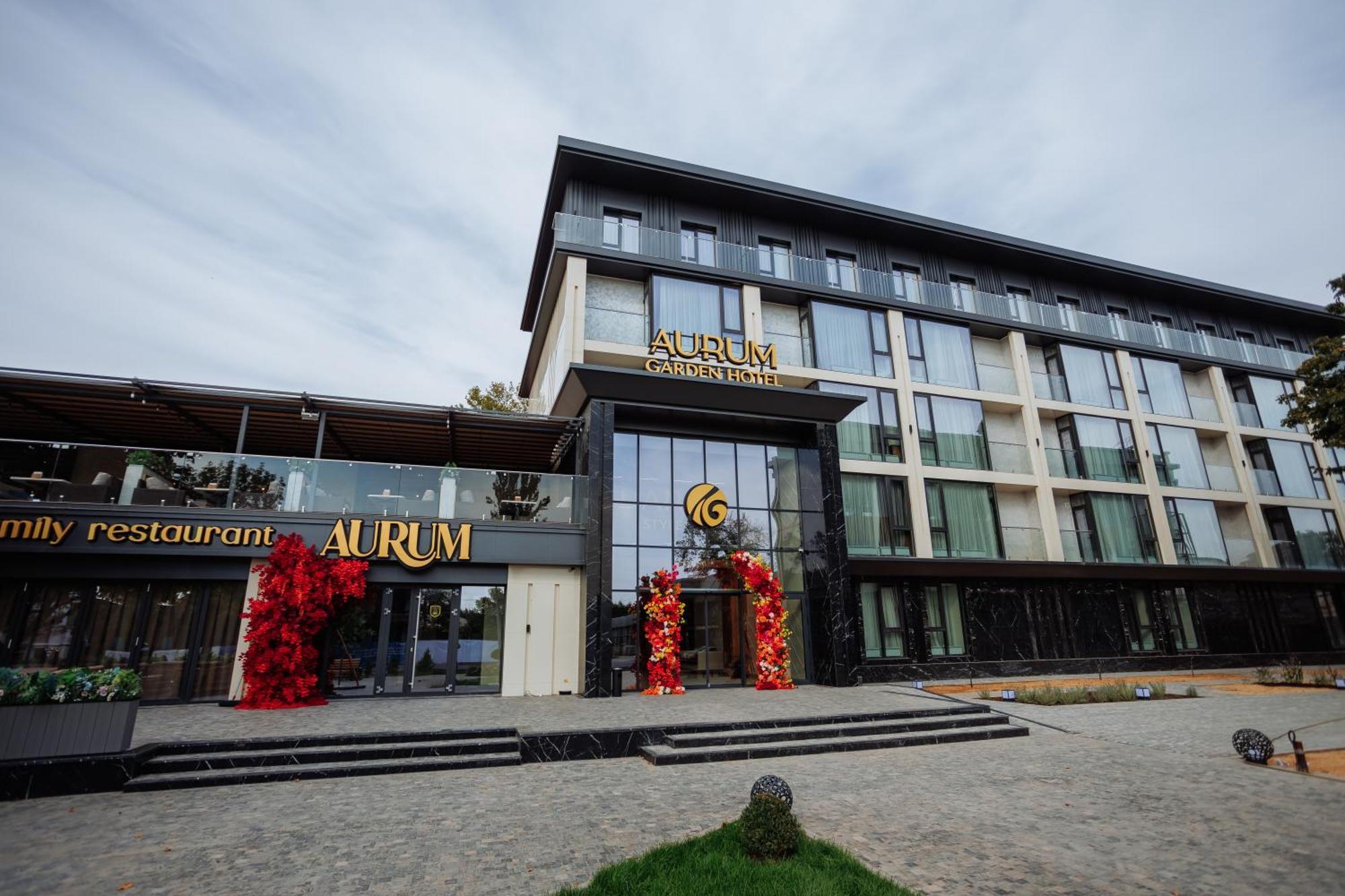 Aurum Garden Hotel Shymkent Esterno foto