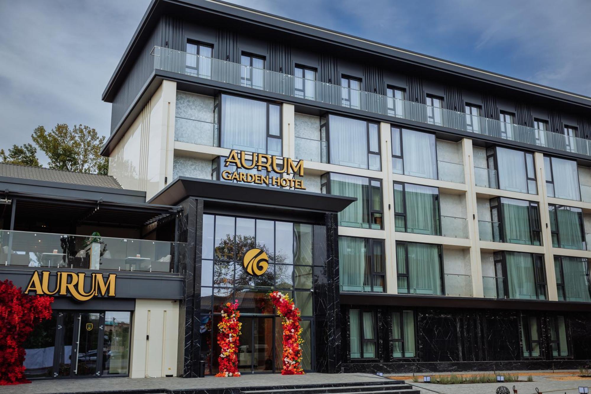 Aurum Garden Hotel Shymkent Esterno foto