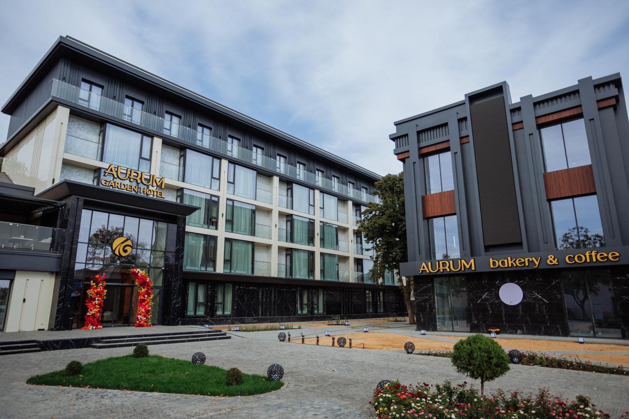 Aurum Garden Hotel Shymkent Esterno foto
