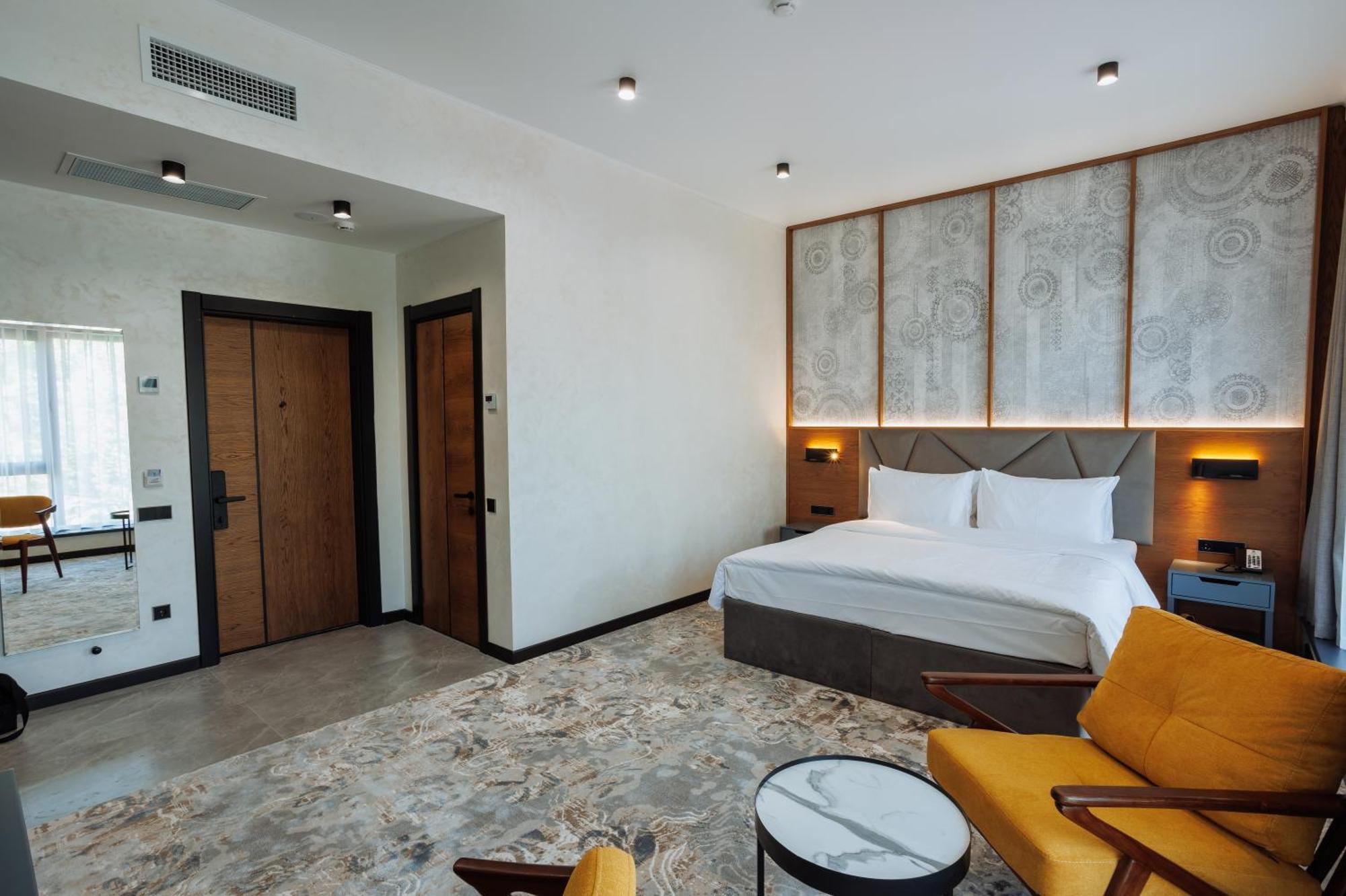 Aurum Garden Hotel Shymkent Esterno foto