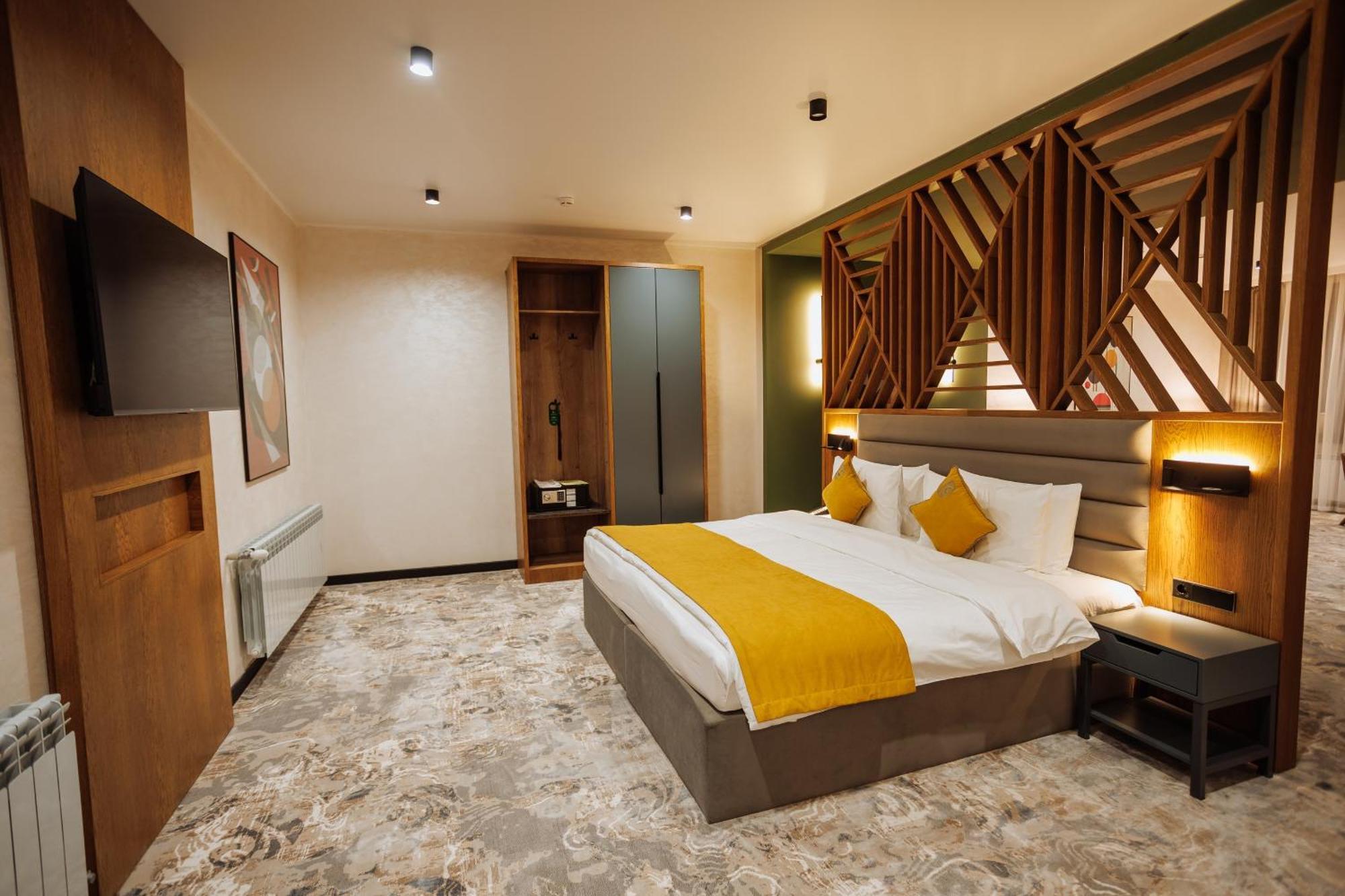 Aurum Garden Hotel Shymkent Esterno foto